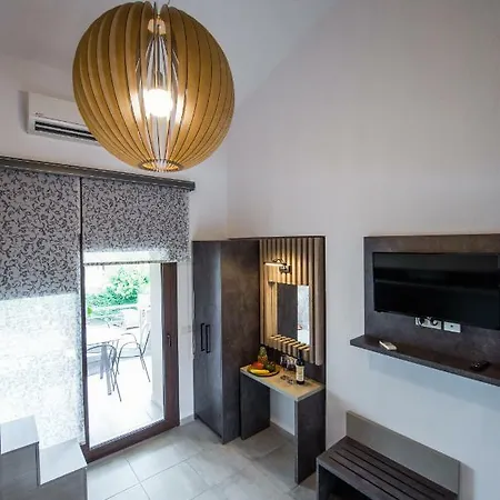 Apartment Chasapis Luxyry Stoudios And Vourvourou